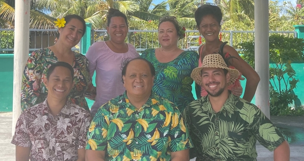 L'équipe de l'école Tama Tini d'Arutua