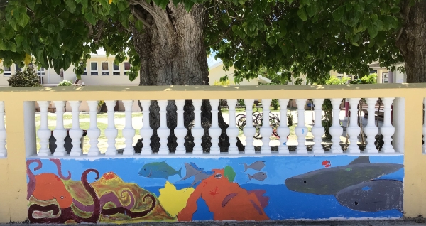 Projet avec le partenariat de notre mairie : Peinture des murs de notre école