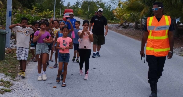 Marche pour ta santé par les élèves de CE1/CE2 d'Arikitamiro